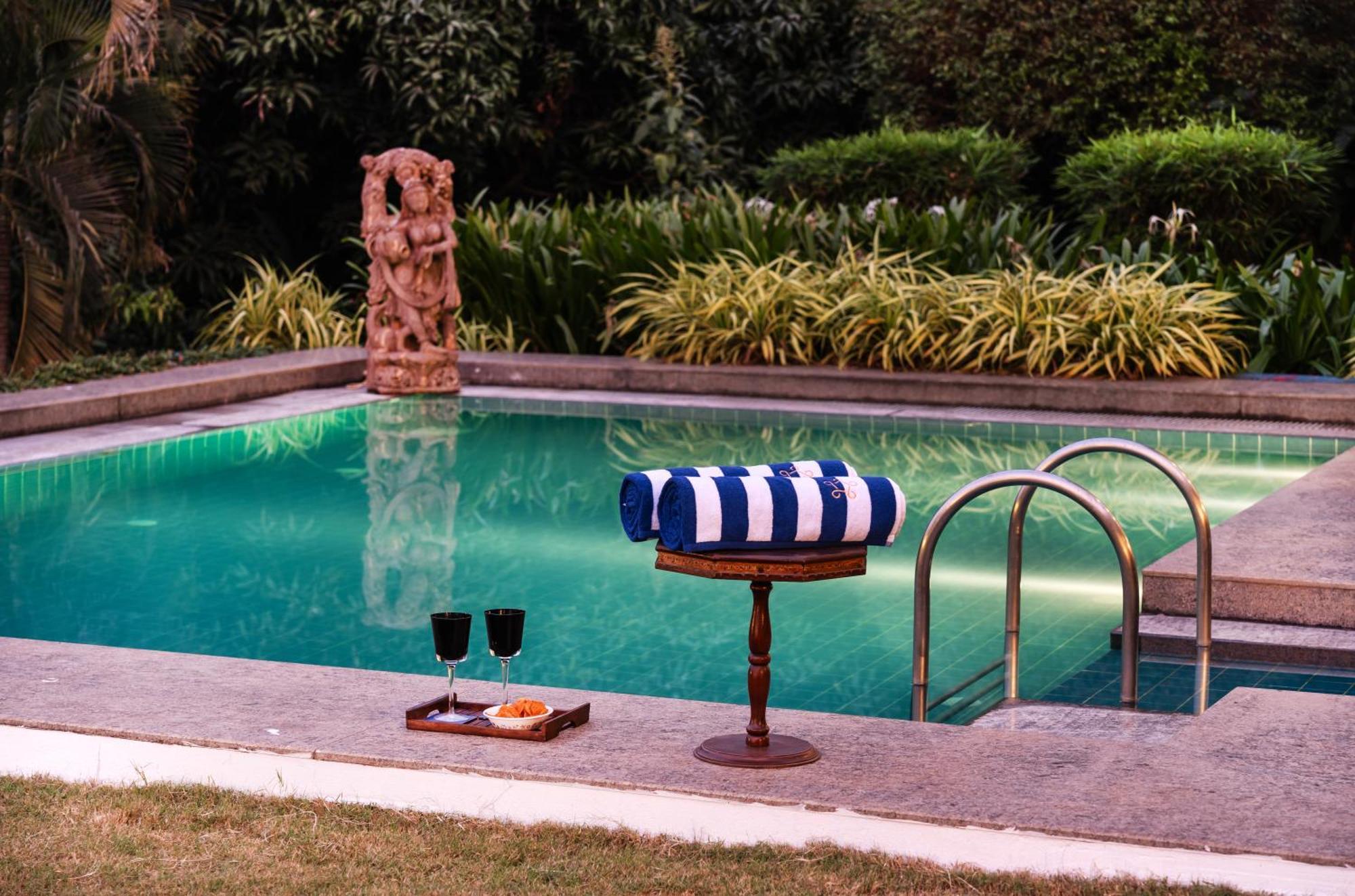 Saffronstays Pride Rock Mandve Exterior foto